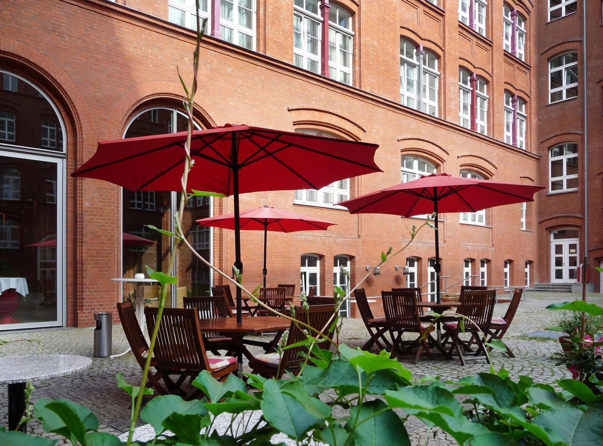 Hotel Berlin Ostbahnhof Exterior foto